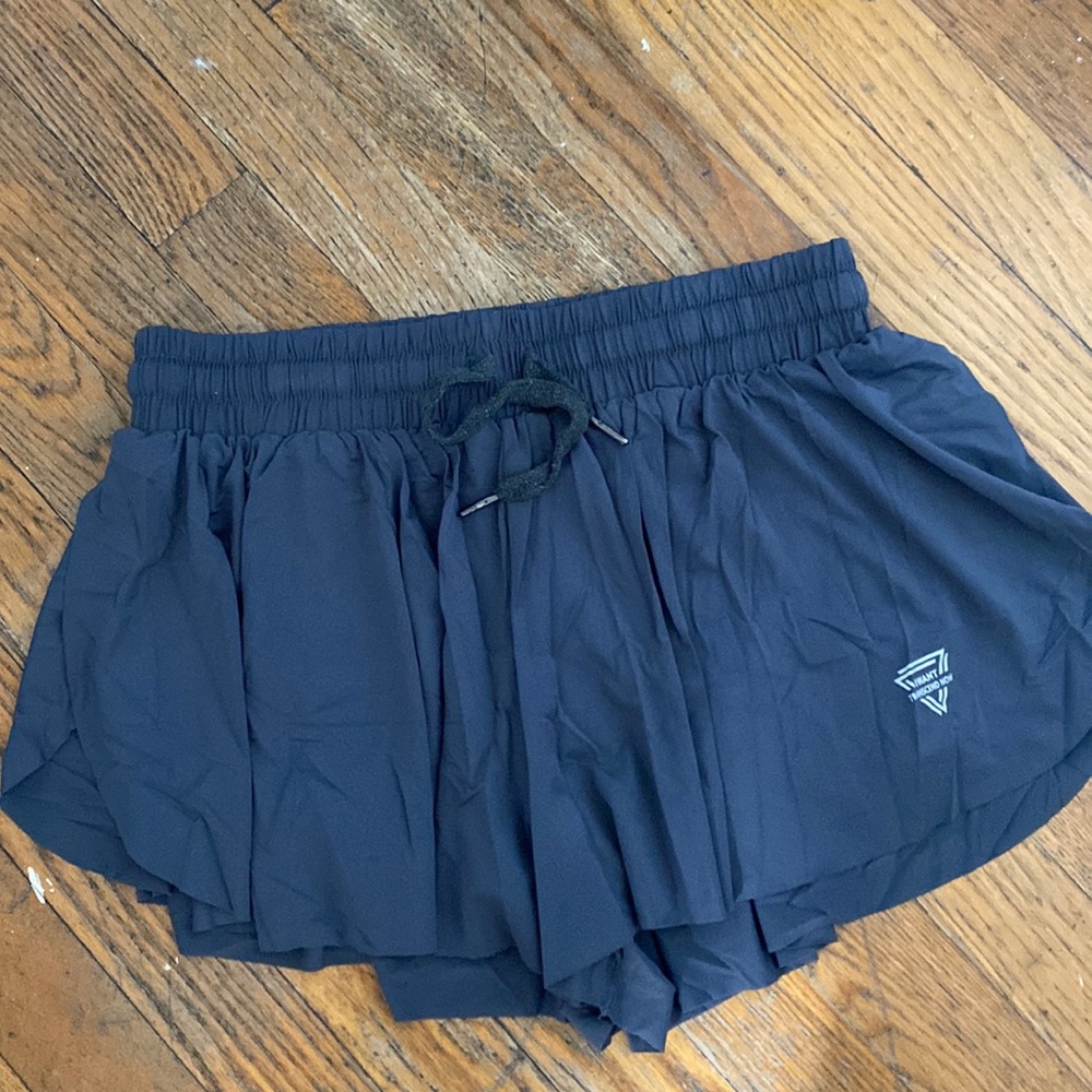 Worn twice in perfect condition! Keiki Kona 2-in-1 flows fitness shorts